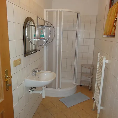 بيت ضيافة Pension Villa 3*