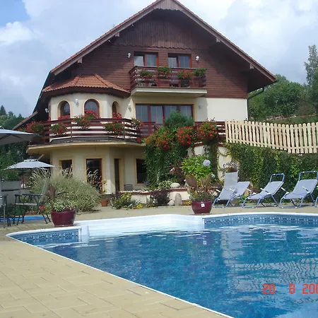 Pension Villa بينيكو